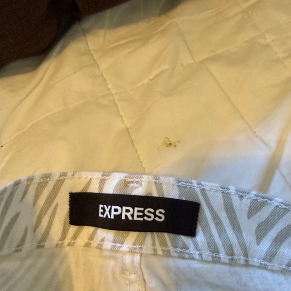 Express Gray and White Patterned Pants - image 2